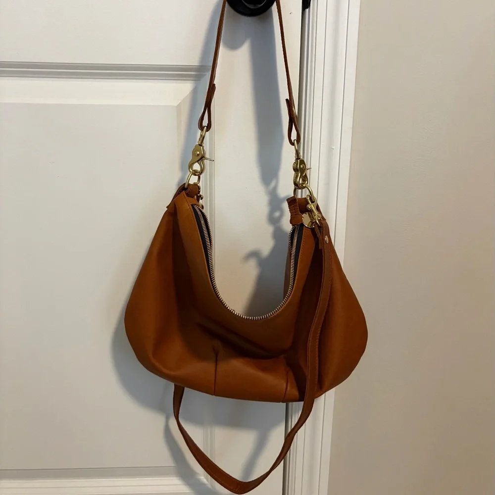 Clare V. Chic Tan Leather Hobo Bag-Moyen Messenger Bag - Picture 6 of 10